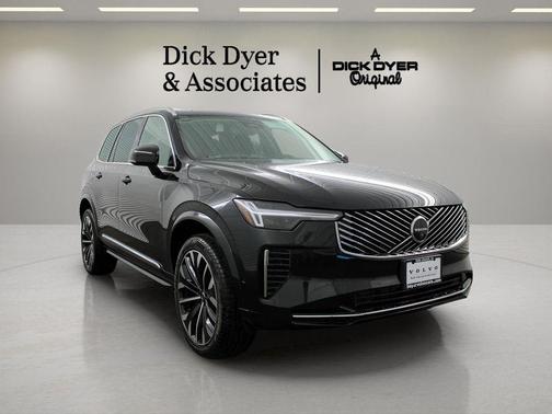 2025 Volvo XC90 B6 Plus 7-Seater