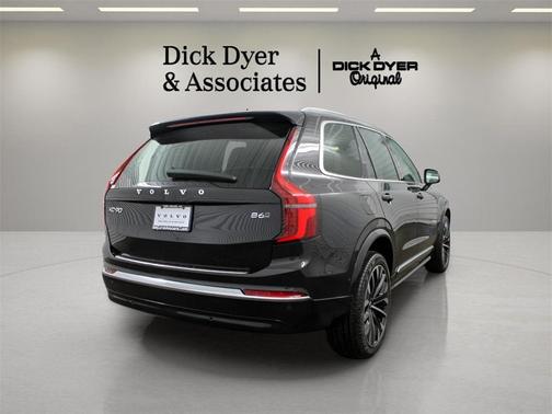 2025 Volvo XC90 B6 Plus 7-Seater