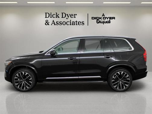 2025 Volvo XC90 B6 Plus 7-Seater