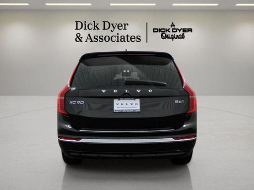 2025 Volvo XC90 B6 Plus 7-Seater