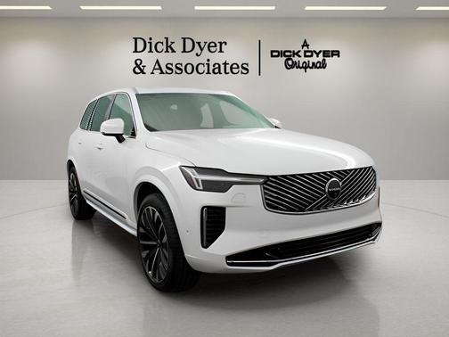 Crystal White Pearl 2026 Volvo XC90 B6 Ultra 7-Seater