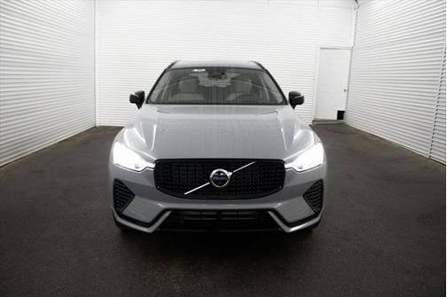 2024 Volvo XC60 Recharge Plug-In Hybrid T8 Ultimate Dark Theme