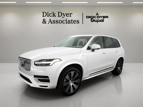 2025 Volvo XC90 Plug-In Hybrid T8 Ultra 6-Seater
