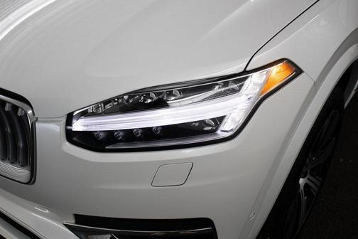 2025 Volvo XC90 Plug-In Hybrid T8 Ultra 6-Seater
