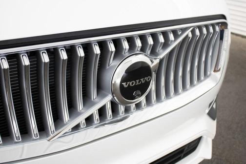 2025 Volvo XC90 Plug-In Hybrid T8 Ultra 6-Seater