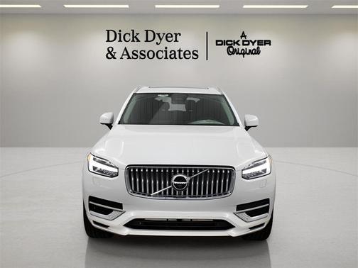 2025 Volvo XC90 Plug-In Hybrid T8 Ultra 6-Seater