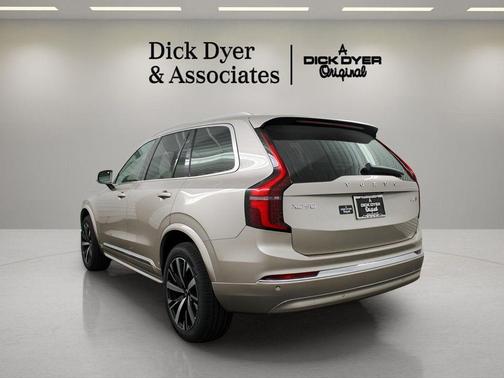 2026 Volvo XC90 B6 Core