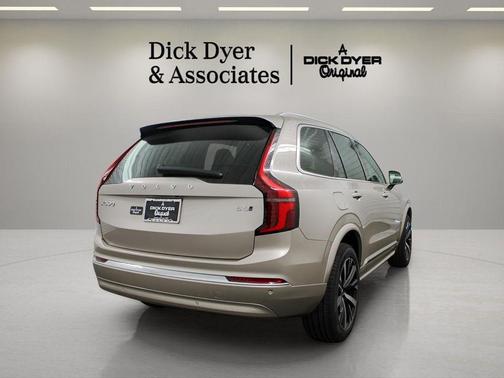 2026 Volvo XC90 B6 Core