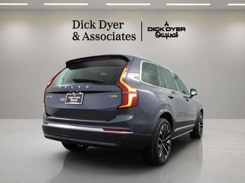 Denim Blue Metallic 2026 Volvo XC90 Plug-In Hybrid T8 Ultra 7-Seater