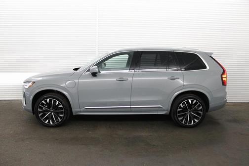 2025 Volvo XC90 Plug-In Hybrid T8 Plus 7-Seater