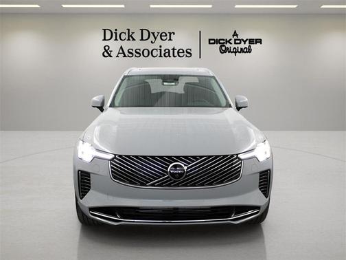 2025 Volvo XC90 Plug-In Hybrid T8 Plus 7-Seater