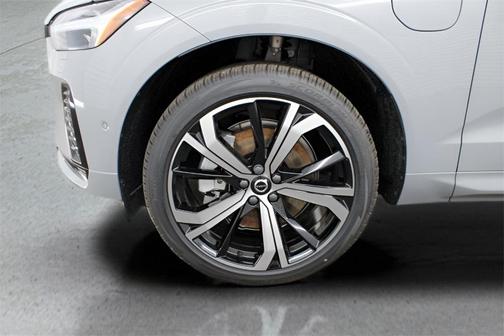 2025 Volvo XC60 Plug-In Hybrid T8 Ultra