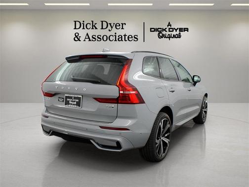 2025 Volvo XC60 Plug-In Hybrid T8 Ultra