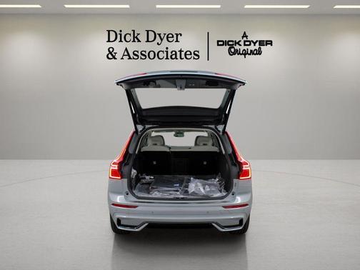 2025 Volvo XC60 Plug-In Hybrid T8 Ultra