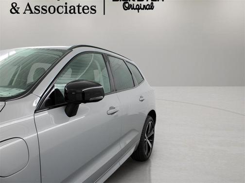 2025 Volvo XC60 Plug-In Hybrid T8 Ultra