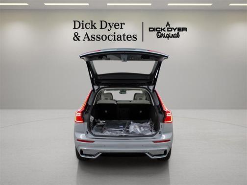 2025 Volvo XC60 Plug-In Hybrid T8 Ultra