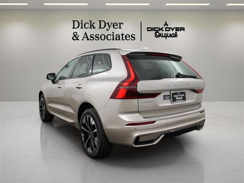 2026 Volvo XC60 B5 Plus