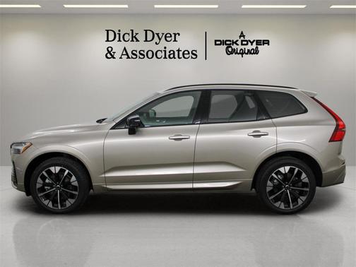 2026 Volvo XC60 B5 Plus