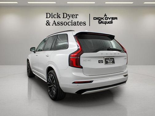 Crystal White Pearl 2026 Volvo XC90 B6 Ultra Dark Theme 7-Seater