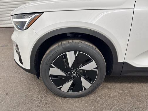 2024 Volvo XC40 Recharge Pure Electric Core