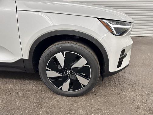 2024 Volvo XC40 Recharge Pure Electric Core