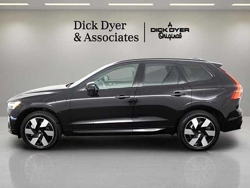 Onyx Black 2025 Volvo XC60 Plus