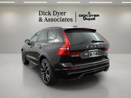 2025 Volvo XC60 B5 Ultra