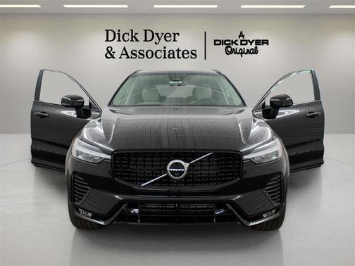 2025 Volvo XC60 B5 Ultra