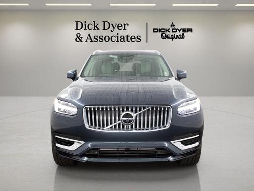 2025 Volvo XC90 Plug-In Hybrid T8 Plus 6-Seater