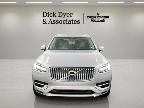 2025 Volvo XC90 Plug-In Hybrid T8 Plus 7-Seater