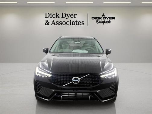 2025 Volvo XC60 Plug-In Hybrid T8 Plus
