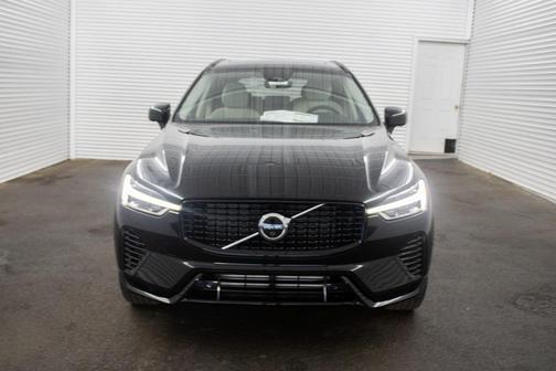 2025 Volvo XC60 Plug-In Hybrid T8 Plus