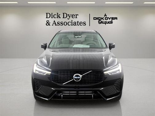 2025 Volvo XC60 Plug-In Hybrid T8 Plus