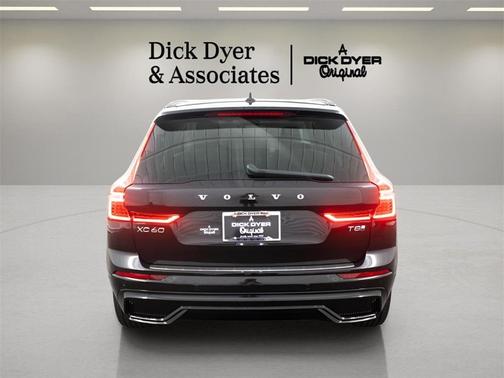 2025 Volvo XC60 Plug-In Hybrid T8 Plus