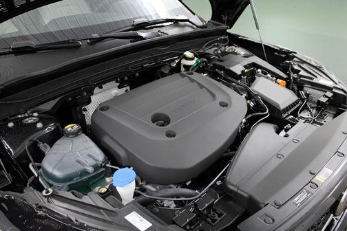 Onyx Black 2026 Volvo XC40 B5 Ultra