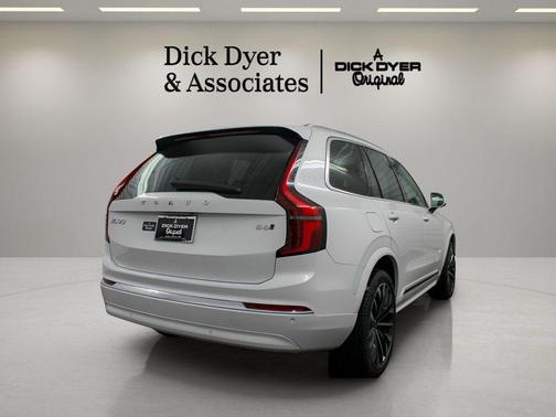 2026 Volvo XC90 B6 Ultra 7-Seater