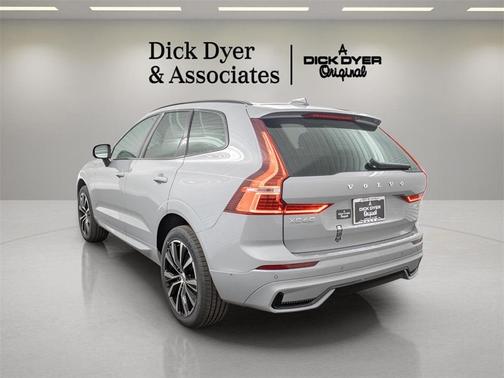 2025 Volvo XC60 B5 Plus