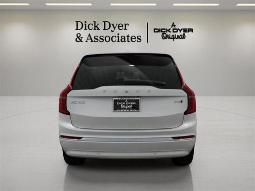 2026 Volvo XC90 B5 Core