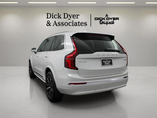 2026 Volvo XC90 B5 Core