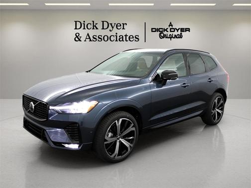 2025 Volvo XC60 B5 Ultra