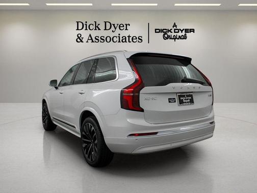 2026 Volvo XC90 B5 Core