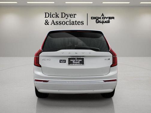 2026 Volvo XC90 B5 Core