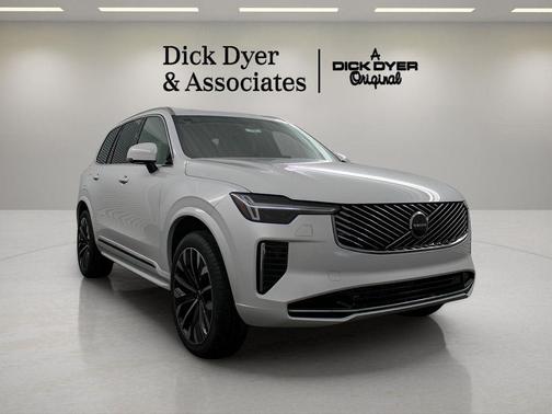 2026 Volvo XC90 B5 Core