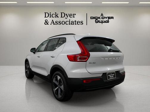 2026 Volvo XC40 B4 Plus
