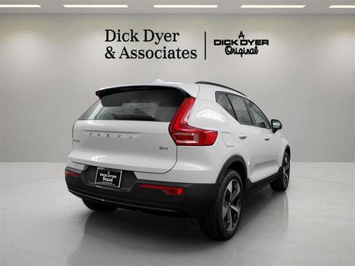 2026 Volvo XC40 B4 Plus