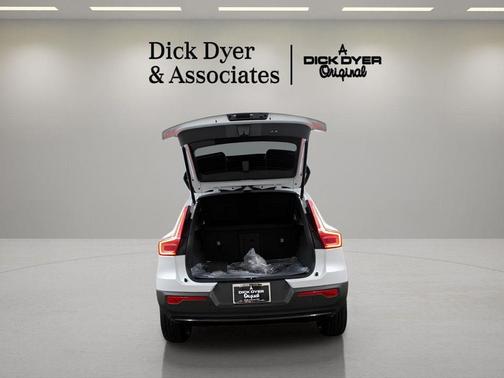 2026 Volvo XC40 B4 Plus