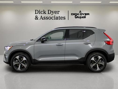 2026 Volvo XC40 B5 Plus