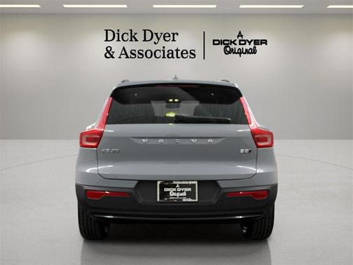 2026 Volvo XC40 B5 Plus