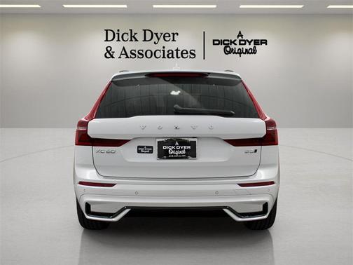 2026 Volvo XC60 B5 Ultra