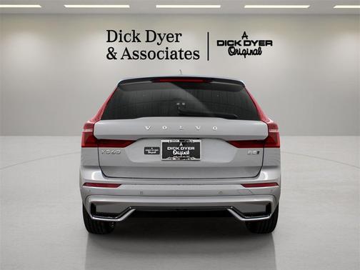 2026 Volvo XC60 B5 Plus Dark Theme